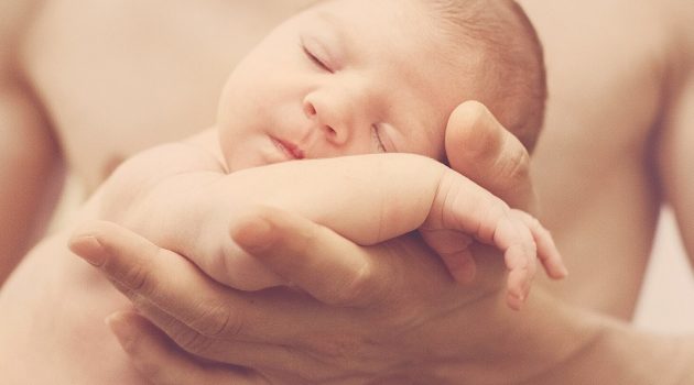 TIPS FOR THE NEW MOMS TO NOURISH THEIR BABIES